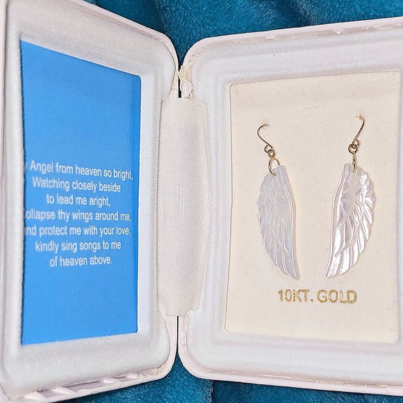 NIB VTG 10k Gold & Hand Carved Mother Of Pearl Shell Angel Wing Drop Earrings - Picture 2 of 8